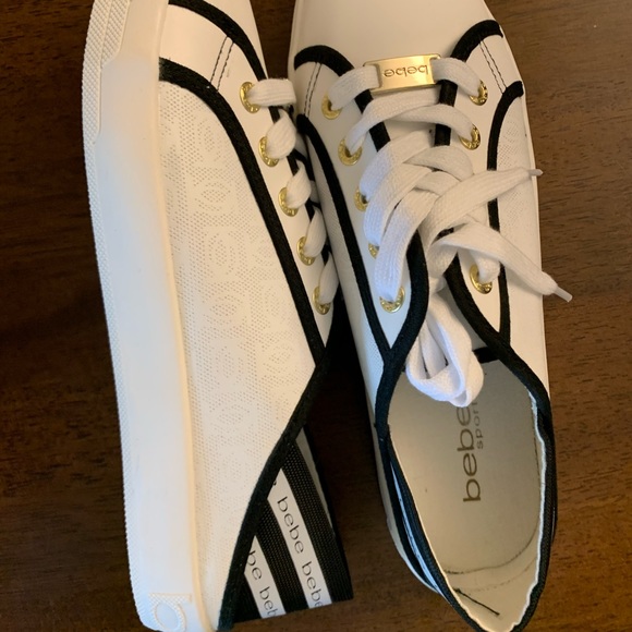 NWT in the box woman’s size 10 BEBE comfort sneakers with memory foam! - Picture 5 of 6